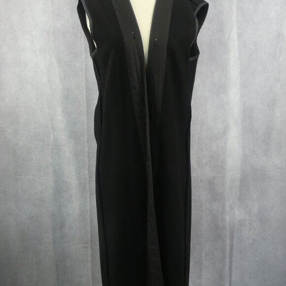 Classic Black Burberry Trench Coat NEVER WORN with wool liner and collar. - Picture 4 of 9